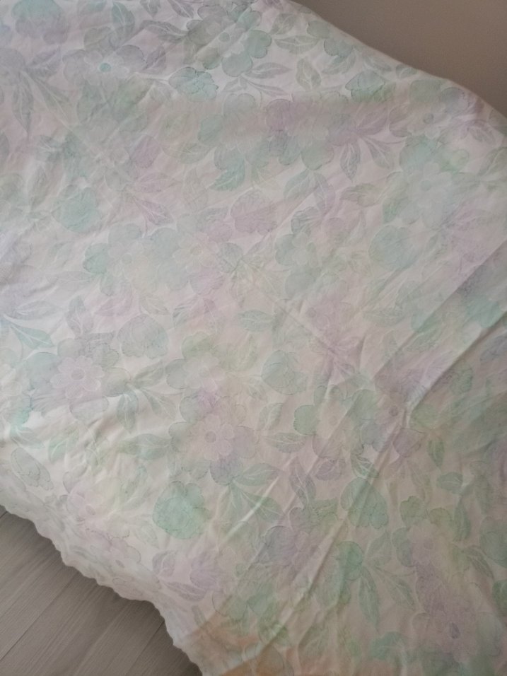 Beyaz Pastel Tonlu Batik Desenli kumaş - Görsel 3