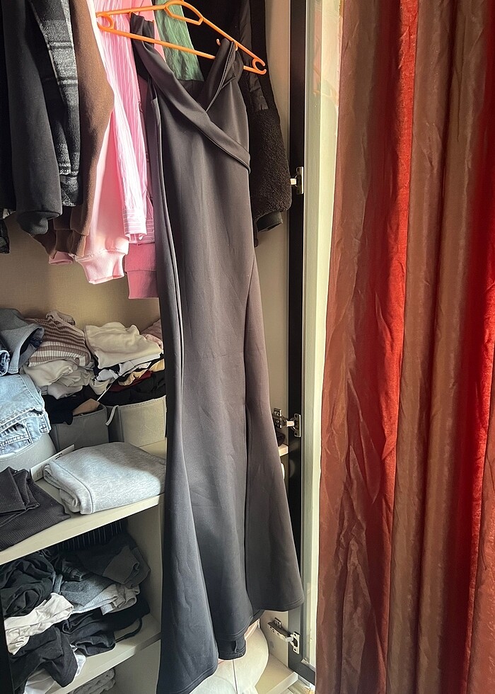 Balık yırtmaçlı elbise - Görsel 3