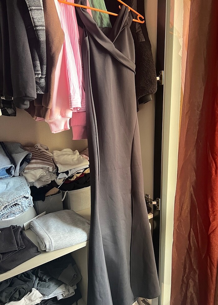 Balık yırtmaçlı elbise - Görsel 4