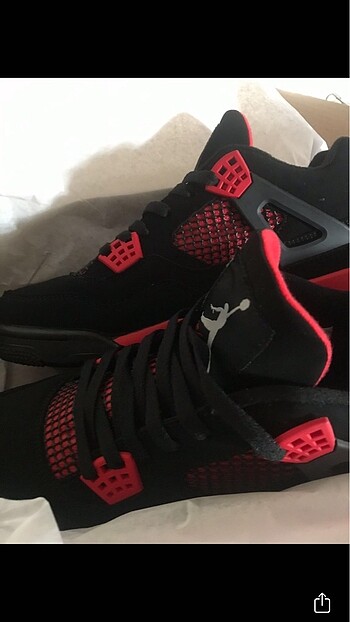 Air Jordan 4 Red Thunder