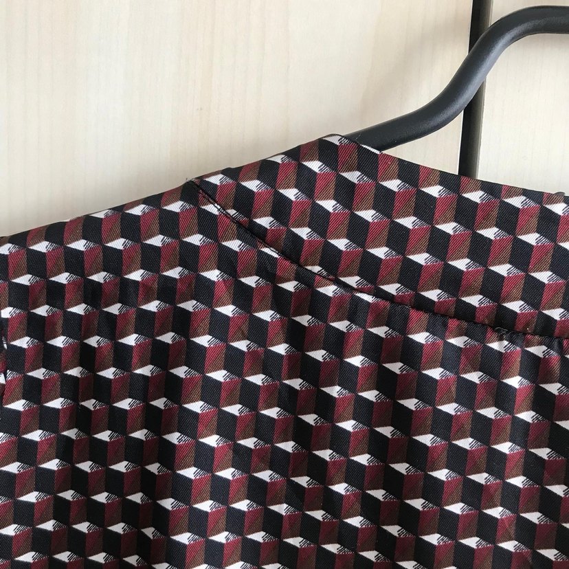 Bordo Desenli V Yaka Kadın Bluz - Görsel 4