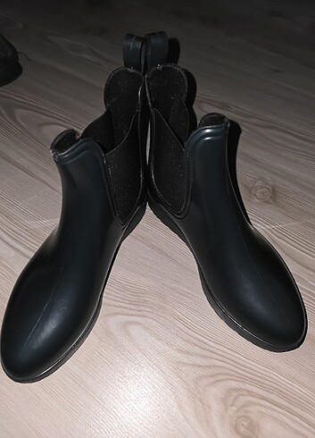 Yağmur botu
