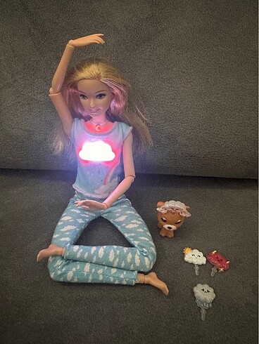 Barbie yoga bebeği