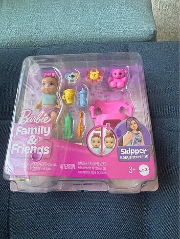 Barbie skipper diş fırçalıyor