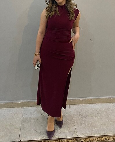Bordo yırtmaçlı elbise