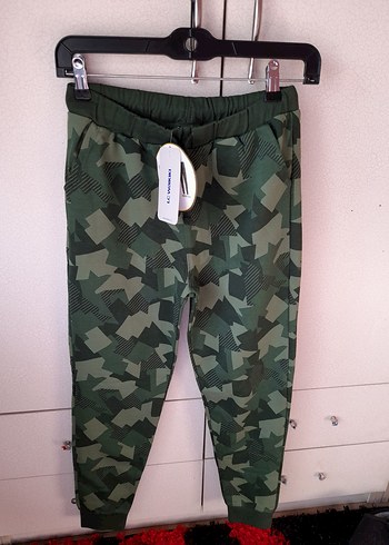 LCW Kamuflaj Desenli 11-12 yas Erkek Eşofman Altı - Görsel 2