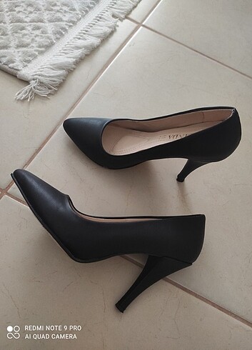 Siyah Stiletto 