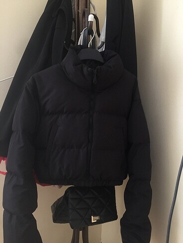 siyah crop mont