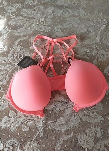 s Beden Hunkemöller ,Push up sütyen..