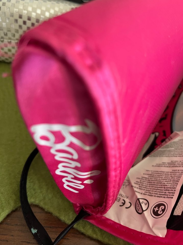 Pembe Parlak Barbi Çantası Siyah Kurdeleli - Görsel 3