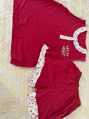 Yazlık şortlu pijama