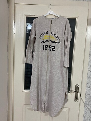 Krem renk fermuarlı hırka