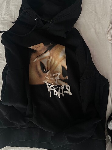 H&M ariana grande sweatshirt hoodie