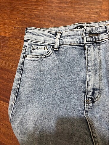 27 Beden mavi Renk kar beyazı mavi bol paça jeans