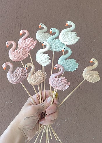 Pastel Renkli Kuğu saksı süsü