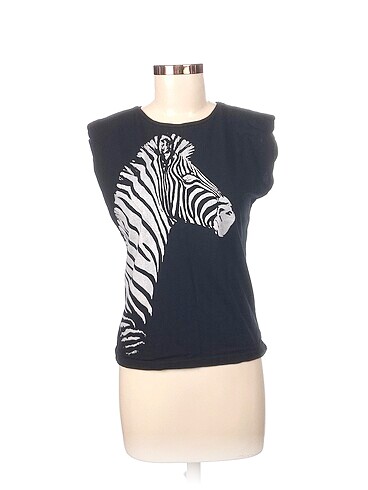 BeBe T-shirt %70 İndirimli.
