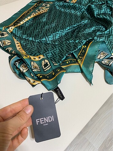 Beden Fendi Vual Şal