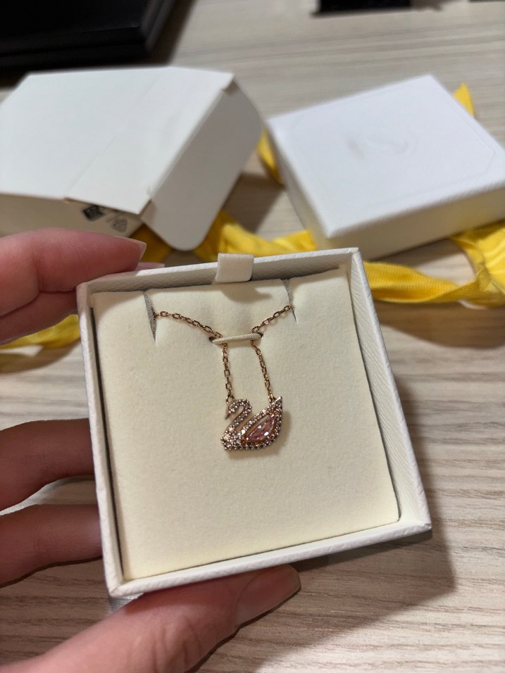 swarovski swan kolye - Görsel 2