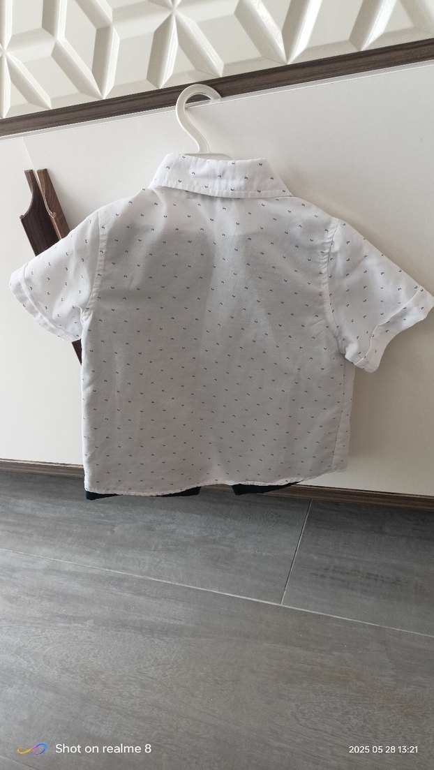 Düğmeli Beyaz Kısa Kollu Erkek Gömlek ve şort ikilisi. - Görsel 3