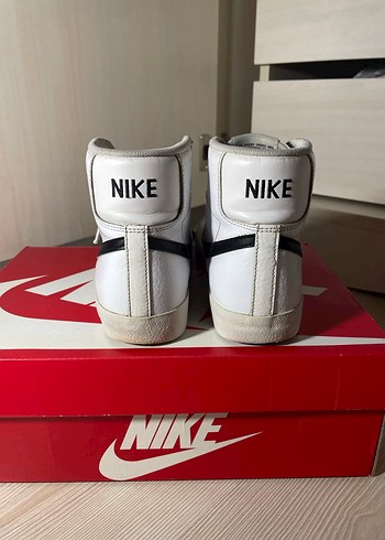 Nike Nike Blazer Mid77