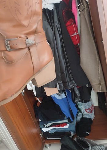 Kahverengi Nakışlı Deri Kadın Çizme - Görsel 3