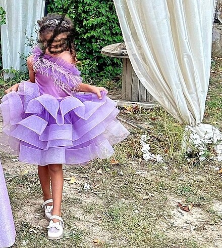 Çocuk lila rengi abiye