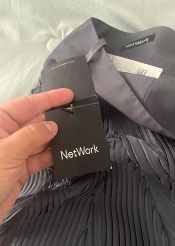 38 Beden gri Renk Network Gri Pilili Saten Midi Etek