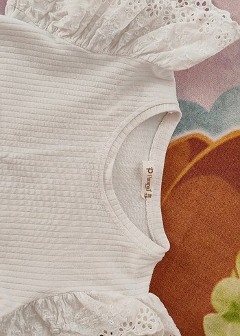 Zara Kız Çocuk Beyaz Fırfırlı Bohem Bluz 7.9 yaş