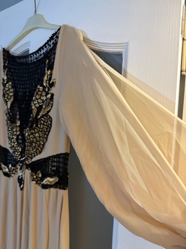 Uzun Kollu, Drapeli, Straplez Bej Vintage Elbise - Görsel 2