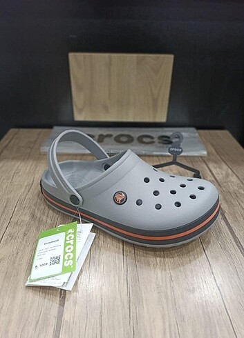 37 Beden çeşitli Renk Crocs terlik