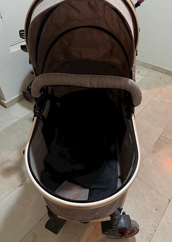 Kahverengi bebek arabası - Görsel 3