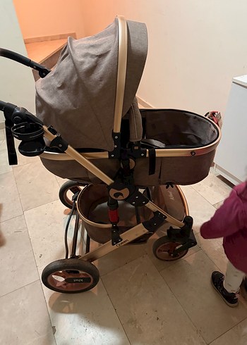 Kahverengi bebek arabası - Görsel 2