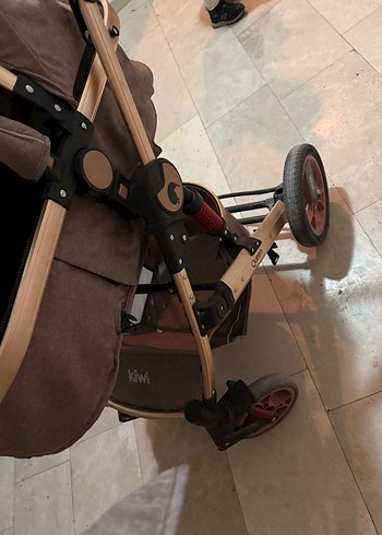 Kahverengi bebek arabası - Görsel 4