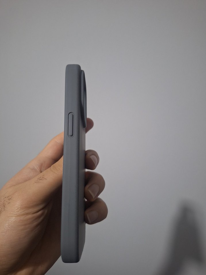 İPhone 14 Pro Elago Silikon Kılıf - Görsel 3