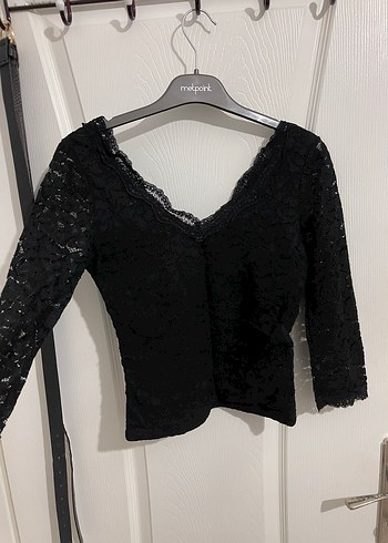 Yarım Kollu Siyah Dantel V Yaka Bluz - Görsel 2
