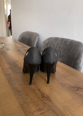 Klasik topuklu ayakkabı sivri burun - Görsel 3