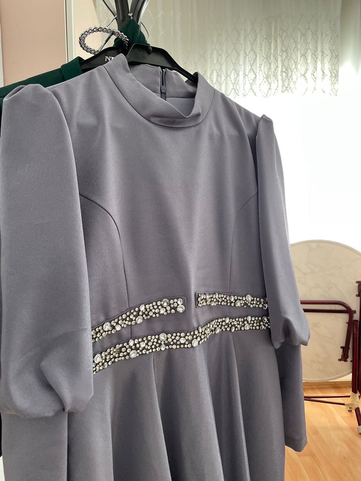 Uzun Gri Drapeli Kadın Abiye Elbise - Görsel 2