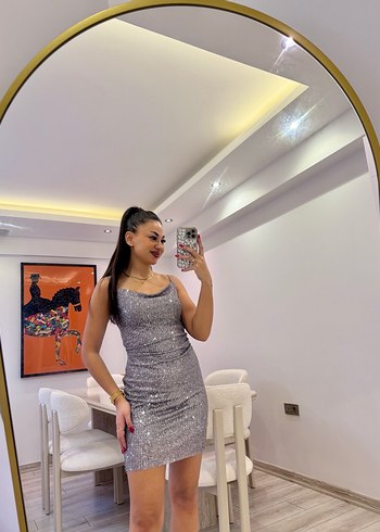 Sıfır etiketli elbise tüm bedenleri mevcuttur - Görsel 4