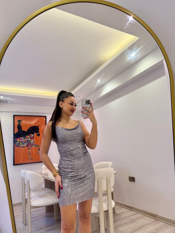 Sıfır etiketli elbise tüm bedenleri mevcuttur - Görsel 4