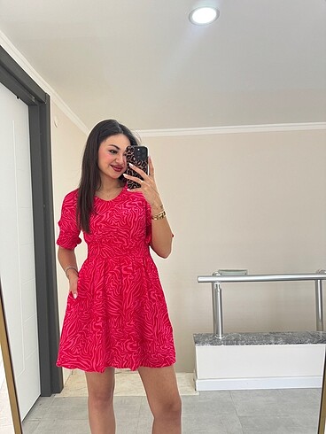Kırmızı pembe elbise