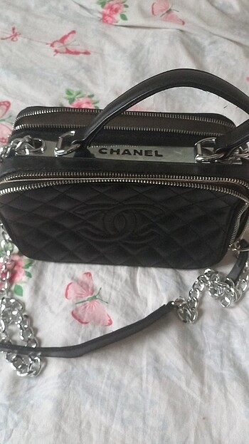 Chanel Chanel canta 