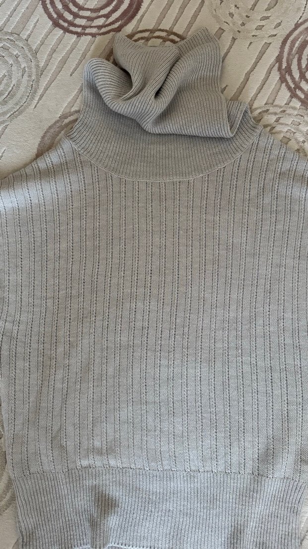 Gri Kısa Kollu Boğazlı Triko Kazak - Görsel 2