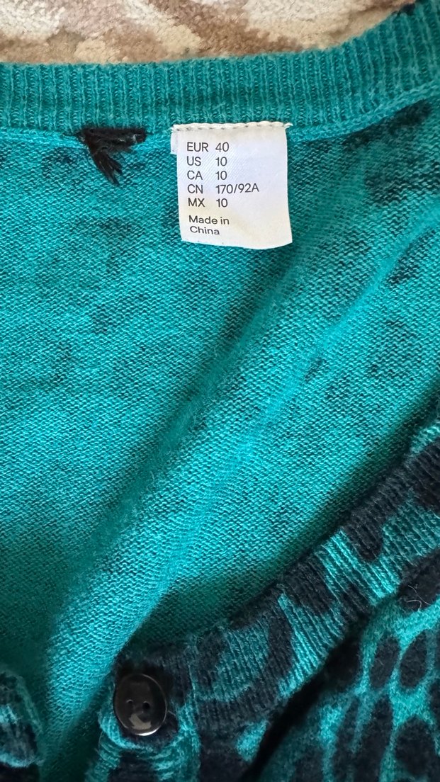 Düğmeli Leopar Desenli Turkuaz  Hırka - Görsel 2