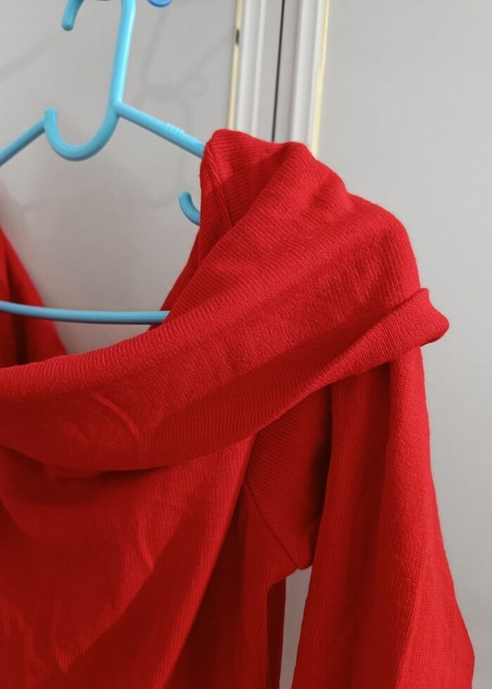Kırmızı kayık yaka elbise - Görsel 2
