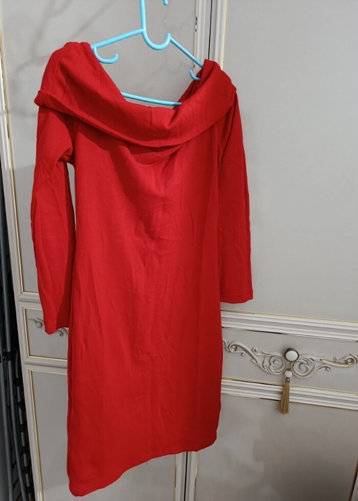 Kırmızı kayık yaka elbise - Görsel 3