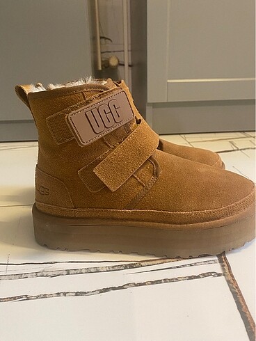 Ugg New York Journey Mağazasında Alındı