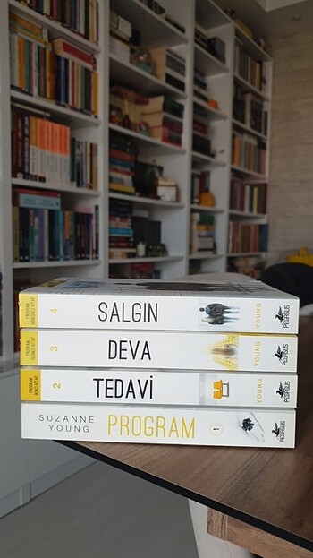 Program Serisi/ Suzanne Young Pegasus Yayınları