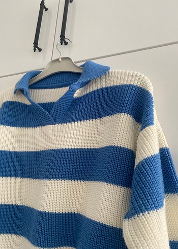 Mavi Beyaz Çizgili Örgü Kazak - Görsel 2