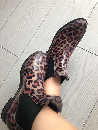 Leoparlı yağmur kısa bot