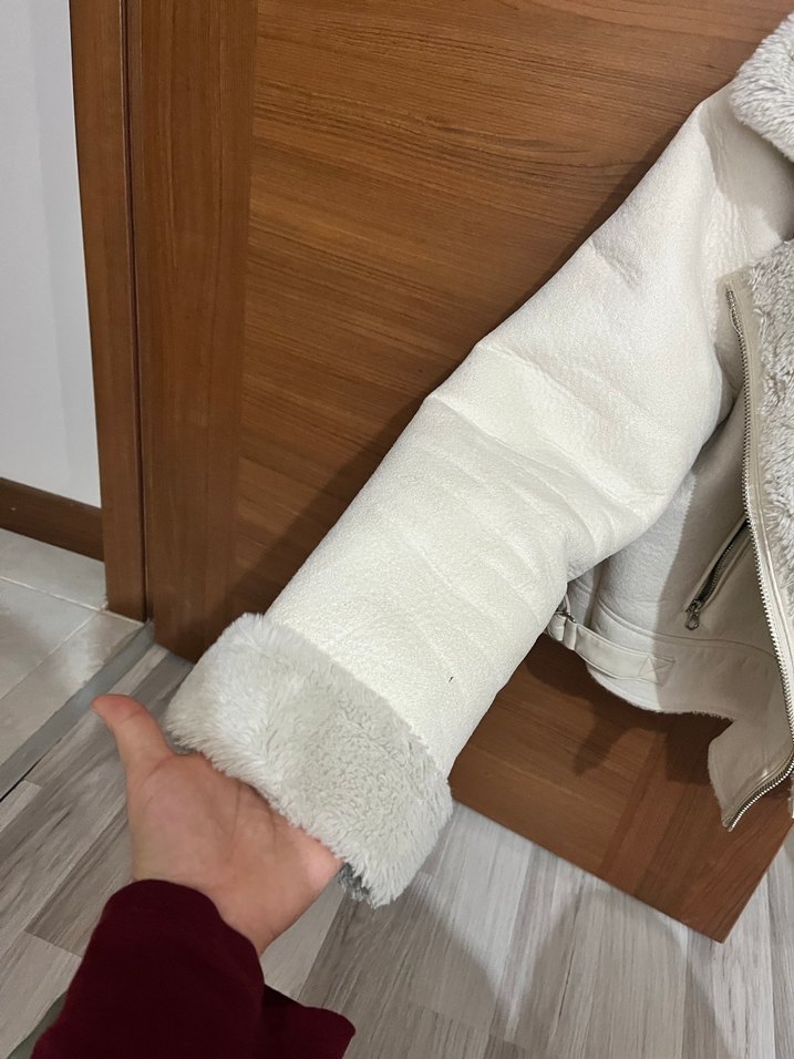 Stradivarius marka kısa mont  Kürk Detaylı ekru Süet Kadın Ceket - Görsel 5